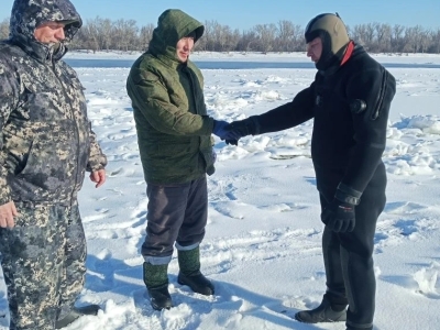 В Астраханской области спасли мужчину на реке Енотаевка