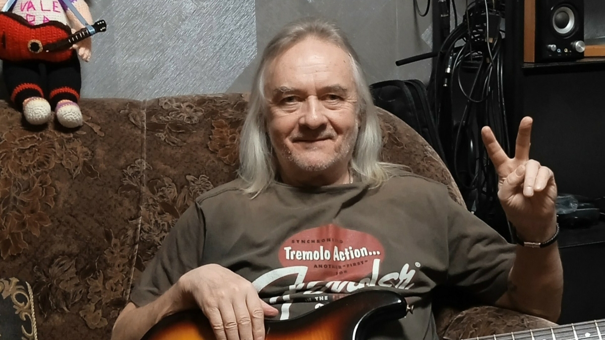 гитарист группы Любэ Юрий Рыманов