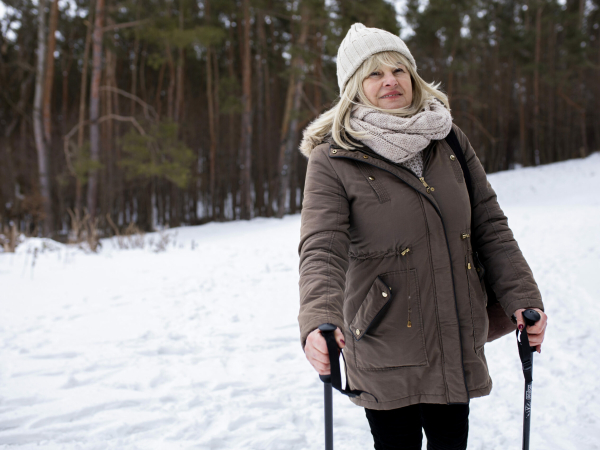 Регионы России обеспечат профилактику падений у пожилых - Фото