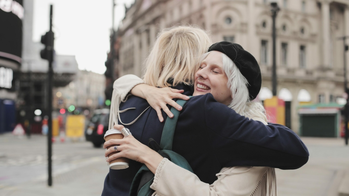 объятие, объятия, туристы