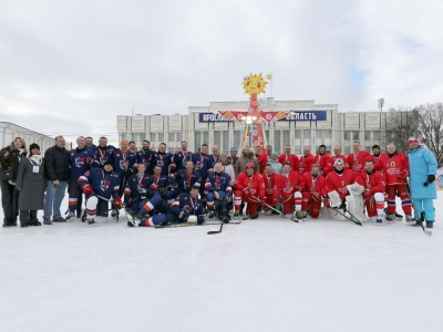 В Ярославле прошел хоккейный матч «Две столицы»