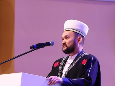 Муфтий Астраханской области поддержал позицию о недопустимости показного намаза