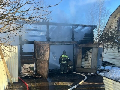 За сутки в Ленобласти пожарные потушили 13 пожаров