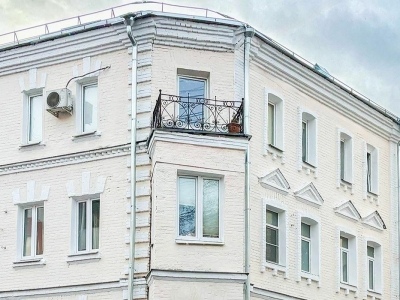 Более 20 домов с лучковыми перемычками обновили в Москве в 2025 году