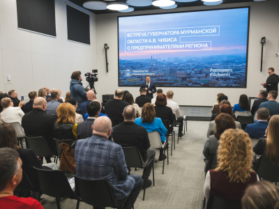 Андрей Чибис вручил награды предпринимателям за помощь во время аварии на ЛЭП