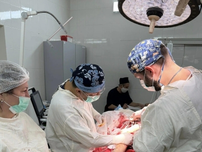 Астраханские медики спасли тяжело раненного бойца СВО