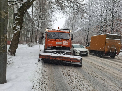 В Калининграде усилили работу по уборке города от снега и льда