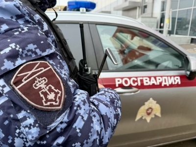 Более 400 владельцев оружия проверили росгвардейцы перед Днем знаний в Астрахани