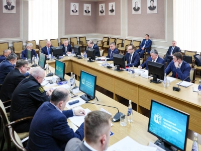 Поляков сообщил о создании Единого центра компетенций по судовому двигателестроению в Петербурге