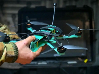 Игорь Мартынов поздравил бойцов ССО с профессиональным праздником