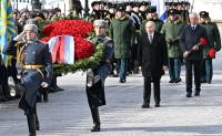 Владимир Путин традиционно возложил венок к Могиле Неизвестного Солдата - Фото