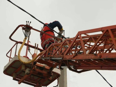 В Ленобласти энергетики переходят на усиленный режим из-за праздников