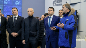 Глава Минпромторга РФ посетил НПЗ «Газпром нефти» в Омске - Фото