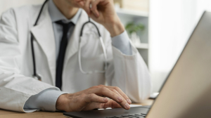 Минздрав изменил срок записи на прием к врачам - Фото