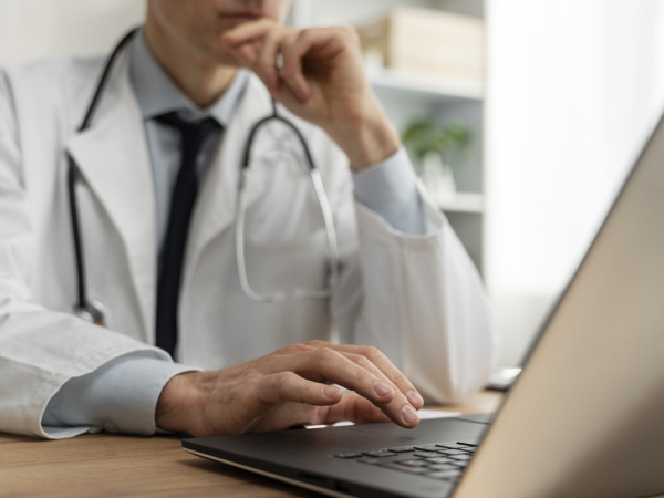 Минздрав изменил срок записи на прием к врачам - Фото