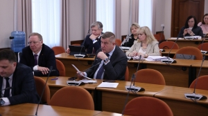 Кропоткин поделился, для чего калининградским депутатам такие дорогие кресла