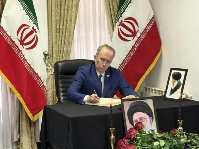 Игорь Седов оставил запись в Книге памяти в знак выражения скорби народу Ирана