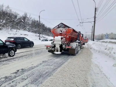 В Мурманске к уборке улиц привлечено 104 единицы техники