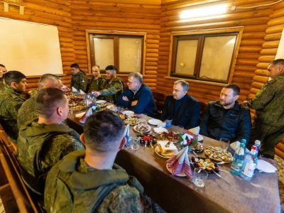 Губернатор Игорь Бабушкин навестил астраханских бойцов в зоне СВО