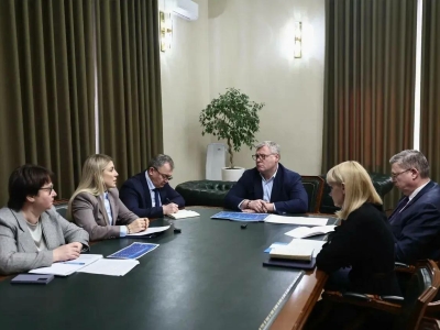 Игорь Бабушкин поручил поддерживать программу «Земский учитель» в Астраханской области