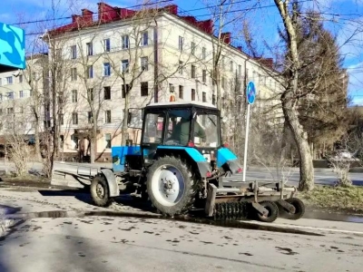 С улично-дорожной сети Мурманска за минувшие сутки вывезли 2281 кубометр снега