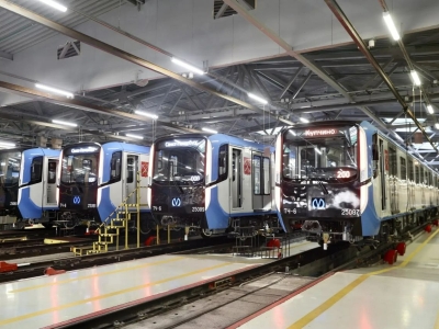 На вторую ветку Петербургского метро впервые вышли обновленные поезда «Балтиец»