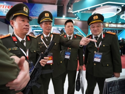 Sohu: потеряли дар речи — военные Китая испытали шок, разобрав пулемет Калашникова