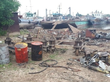 Суд взыскал с астраханца 54 миллиона за порчу почвы у реки Кизань