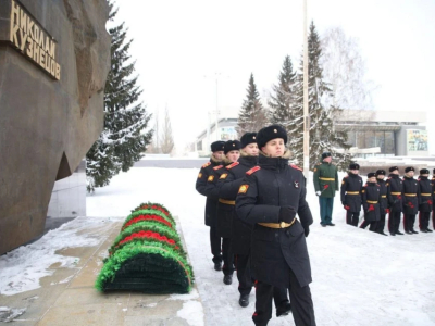 Суворовцы Екатеринбурга почтили память разведчика Николая Кузнецова