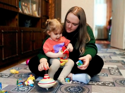 В Ярославской области появится услуга «Социальная няня» по присмотру за детьми до трех лет