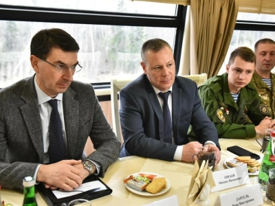 Михаил Евраев и Игорь Щеголев провели встречу с участниками программы «Герои Ярославии»