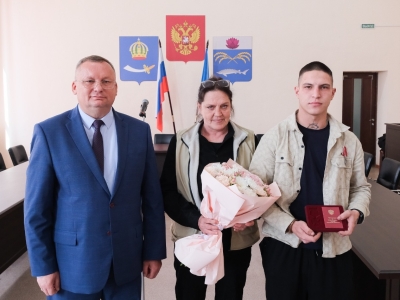 Игорь Мартынов вручил Ордена Мужества участникам СВО