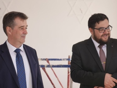 Миннац РД проверил ход работ в синагоге в Махачкале