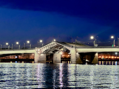 Беглов заявил о продолжении работ по обновлению набережных и мостов Петербурга