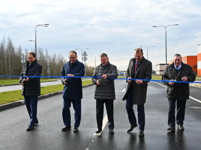 Кирилл Поляков открыл движение по новому участку улицы Коммуны в Петербурге