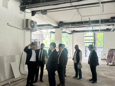 Кирилл Поляков посетил стройплощадку Торгового дома «Санкт-Петербург» в Ташкенте