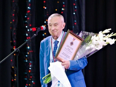 Ирина Андреева поздравила почетного гражданина Мурманска Федора Щербину с днем рождения