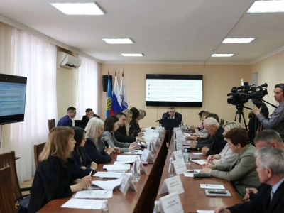 В Астраханской области обсудили трудоустройство участников СВО и летний отдых детей