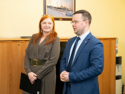 Ирина Андреева провела экскурсию для студентов по зданию администрации Мурманска