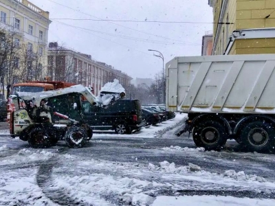 Лебедев сообщил об усиленной работе коммунальных служб Мурманска из-за снегопада
