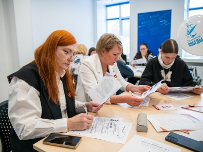 Зампредседателя мурманского горсовета Ирина Андреева приняла участие в «Диктанте Победы»