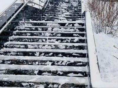 Лебедев сообщил о круглосуточной работе дорожных служб Мурманска по расчистке улиц