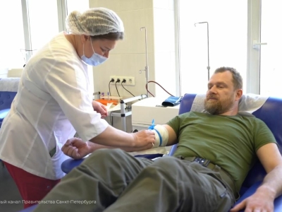 Участник «Времени героев Санкт-Петербурга» Алексей Ванеев принял участие в сдаче крови в День донора