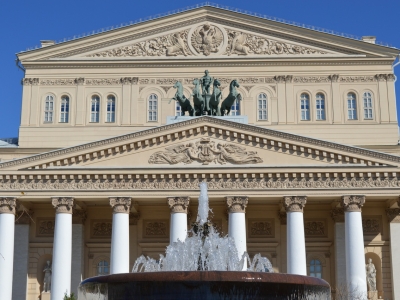 В Москве начали готовить к открытию главный фонтан у Большого театра