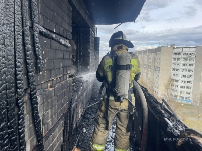 В Тюмени спасли двух человек во время пожара в многоквартирном доме