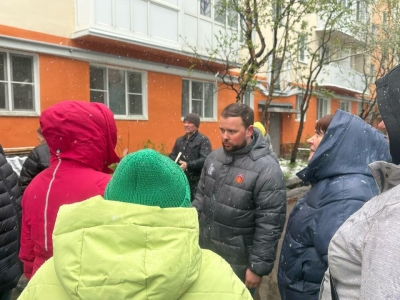 Лебедев дал указания по дому на улице Радищева в Мурманске
