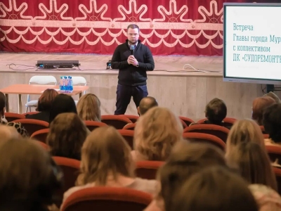Лебедев встретился с работниками культуры в Росляково