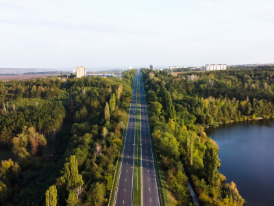В Ярославле возобновили движение на выезде из города, прерванное из-за атаки БПЛА