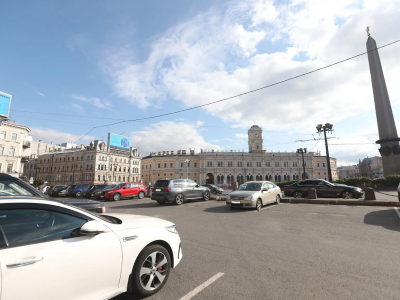 Петербуржцев предупредили об ограничениях транспортного движения в День Победы
