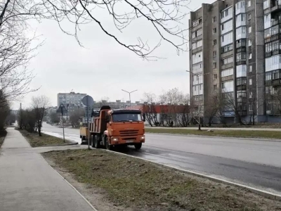 К уборке мурманских дорог привлекли 34 единицы техники